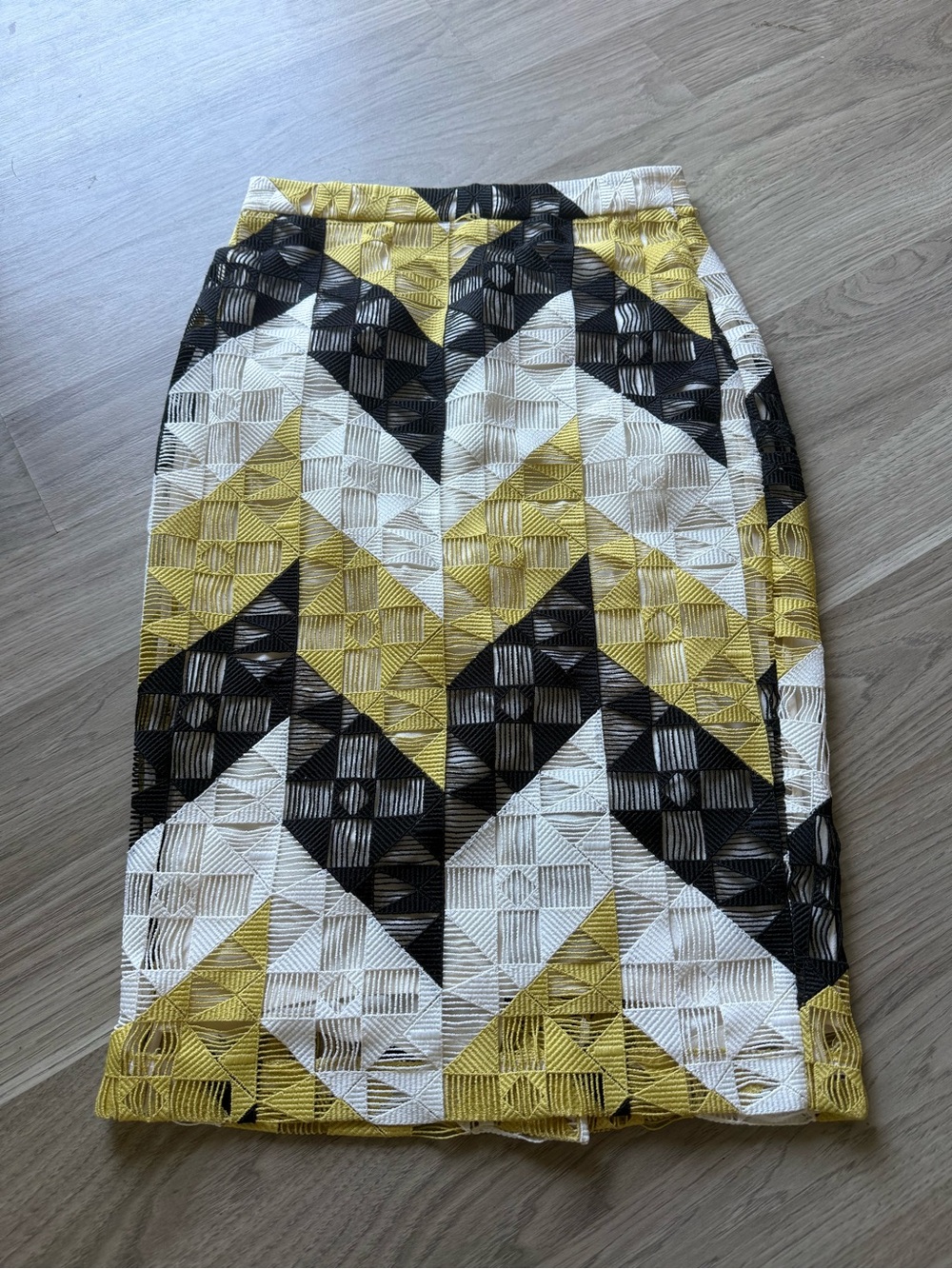 ALCGeometric Pattern Pencil Skirt in Yellow, Black & White